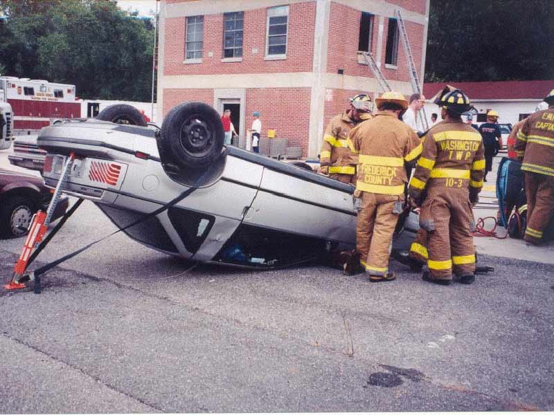 车顶坠落的乘用车的对接稳定问题